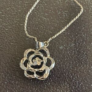 925 Silver Flower Pendant Necklace